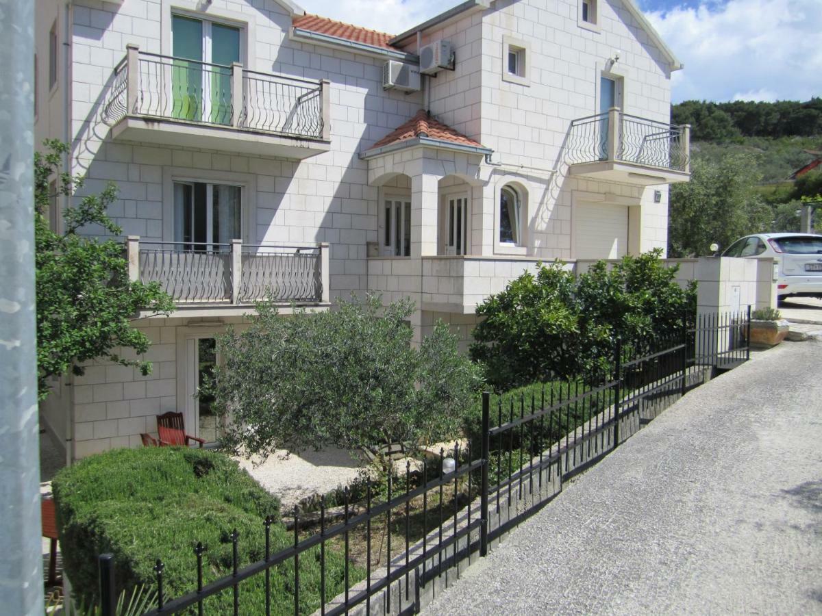 Nives B. Apartman Supetar Kültér fotó